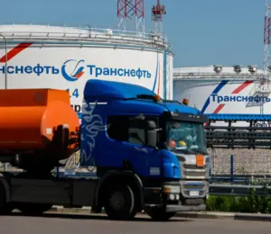 Gulf Oil Producers Race to Build Routes Around Strait of Hormuz 4 2026 08 13T070125Z 386422636 RC2ONU9O7M18 RTRMADP 3 UKRAINE CRISIS RUSSIA ECONOMY TRANSPORT