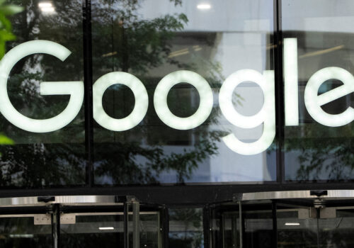 Alphabet Loses $500 Billion in Value After AI Search Hurts Google’s Ad Sales