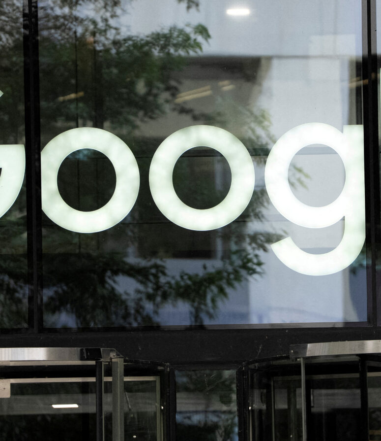 Alphabet Loses $500 Billion in Value After AI Search Hurts Google’s Ad Sales