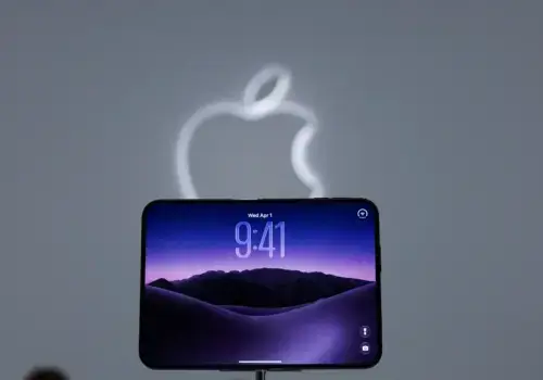 iPhone Duo Goes on Sale as Apple Enters Foldable Phone Market