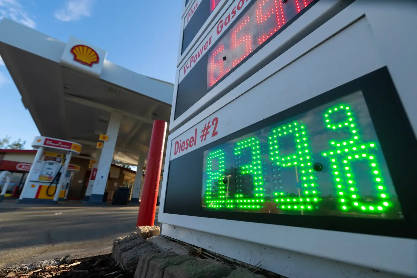 First Russian Diesel Tanker Heads to United States Under Putin-Trump Deal