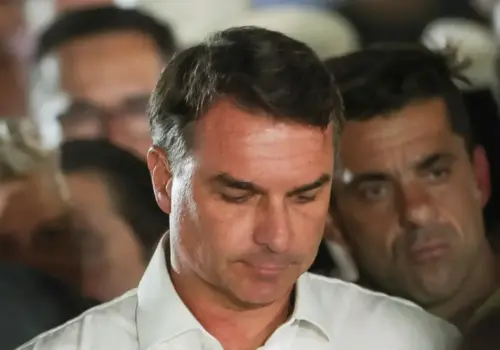 Flávio Bolsonaro Leaves Brazil for the United States After Election Loss
